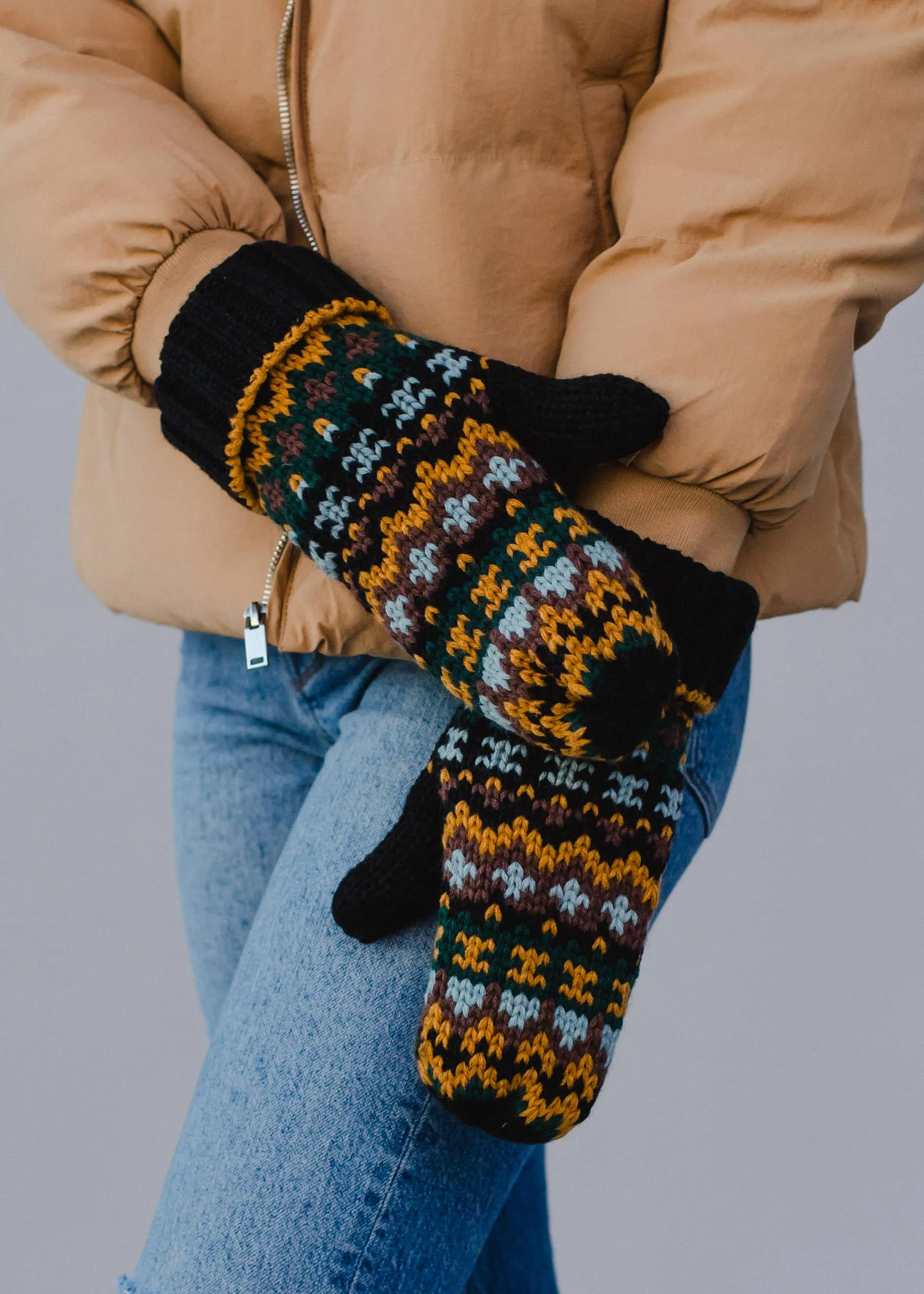 Black & Multicolored Patterned Mittens