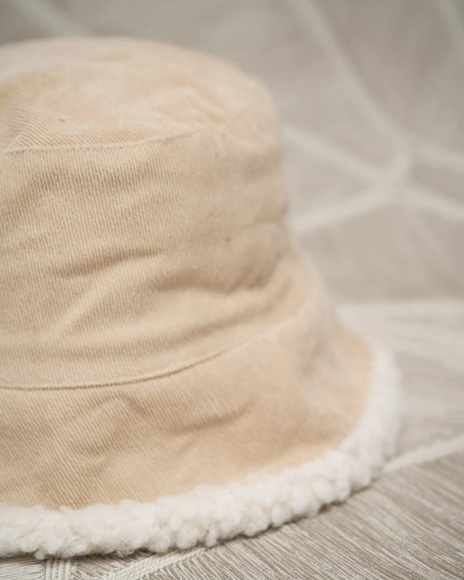 Bucket Teddy Corduroy Reversible Beige