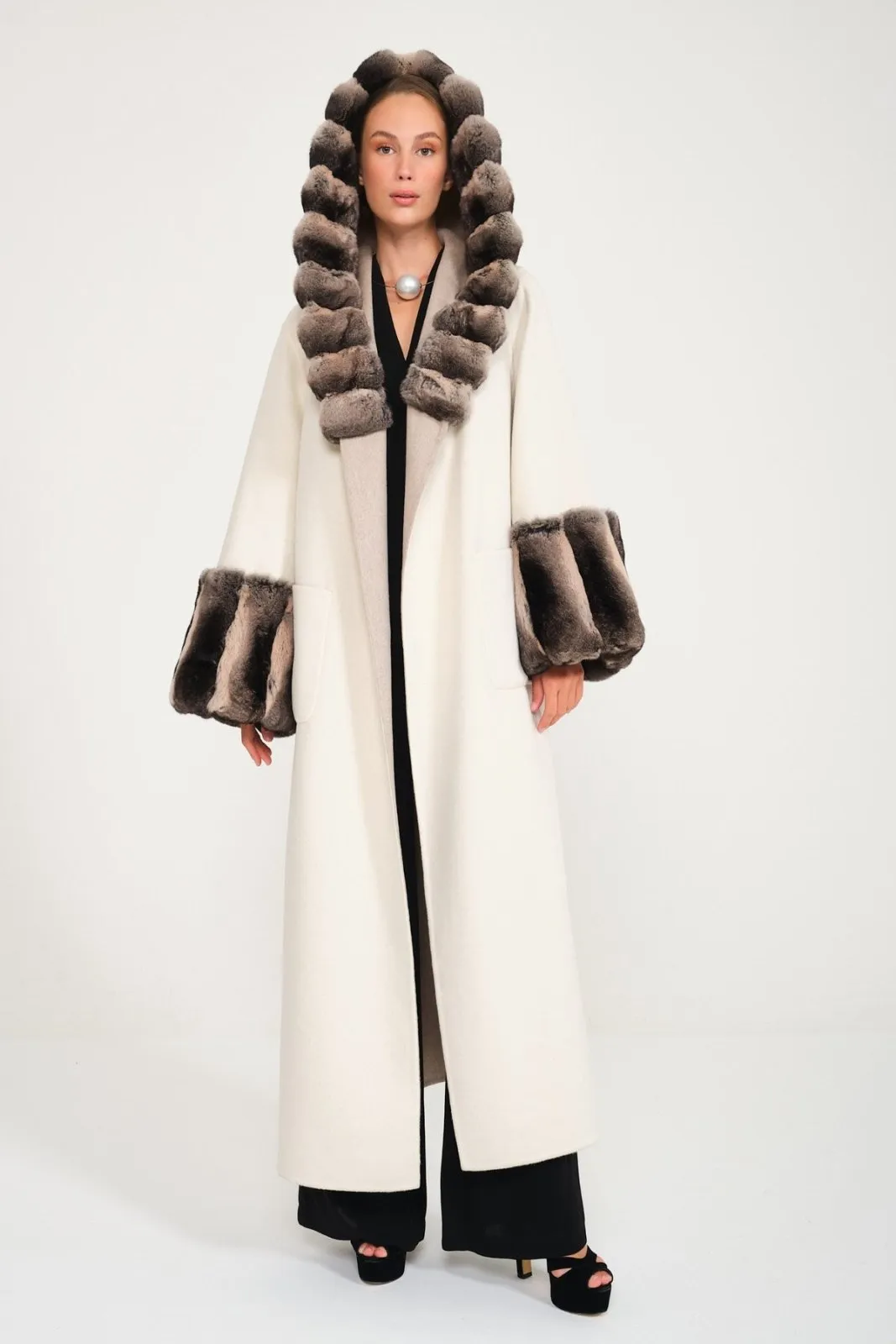 Casha / Milk Double Face Hooded Cashmere Chinchilla Fur Abaya