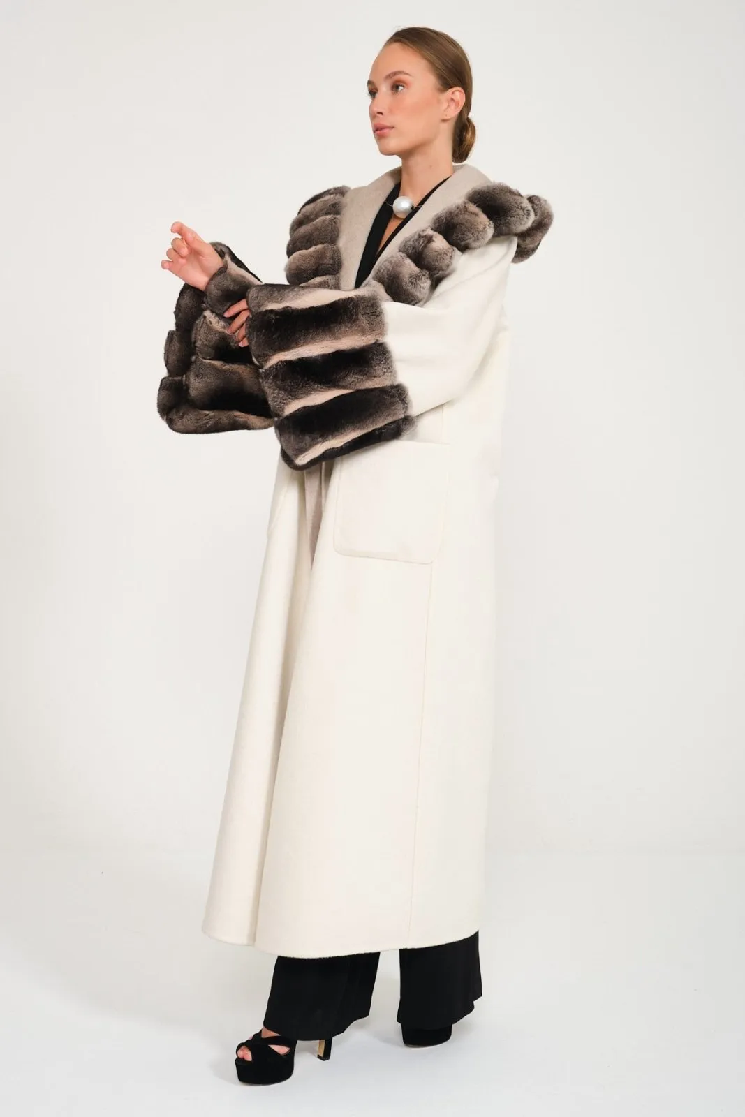 Casha / Milk Double Face Hooded Cashmere Chinchilla Fur Abaya