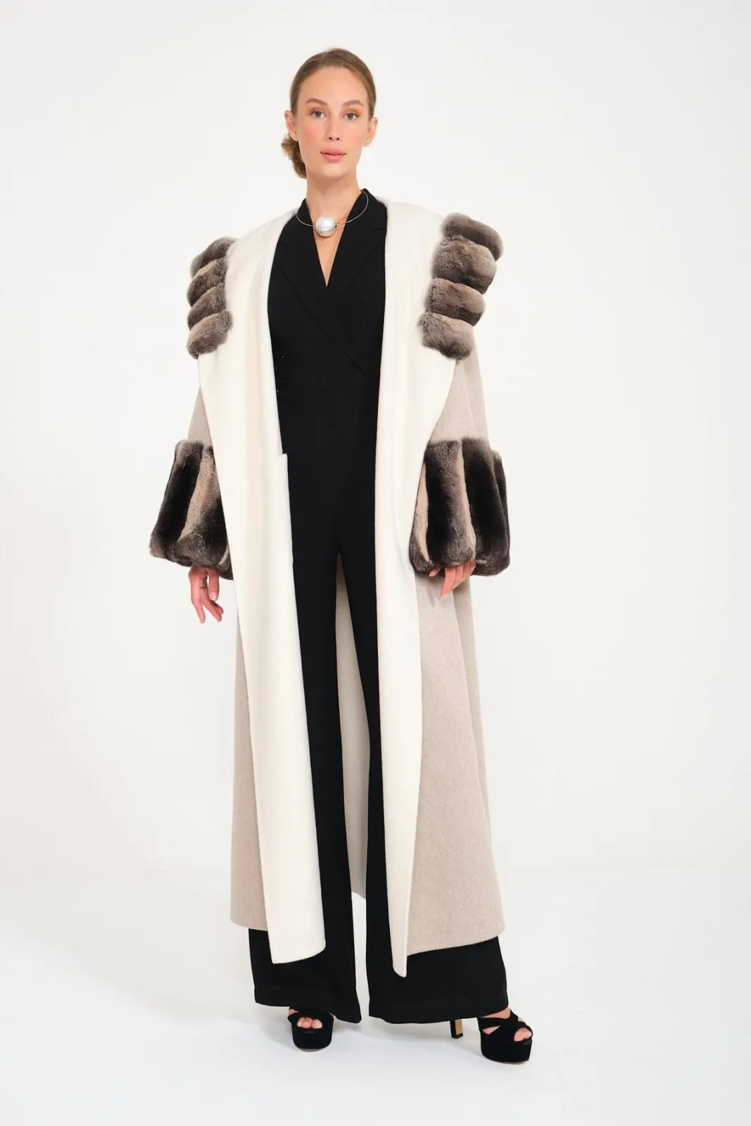 Casha / Milk Double Face Hooded Cashmere Chinchilla Fur Abaya