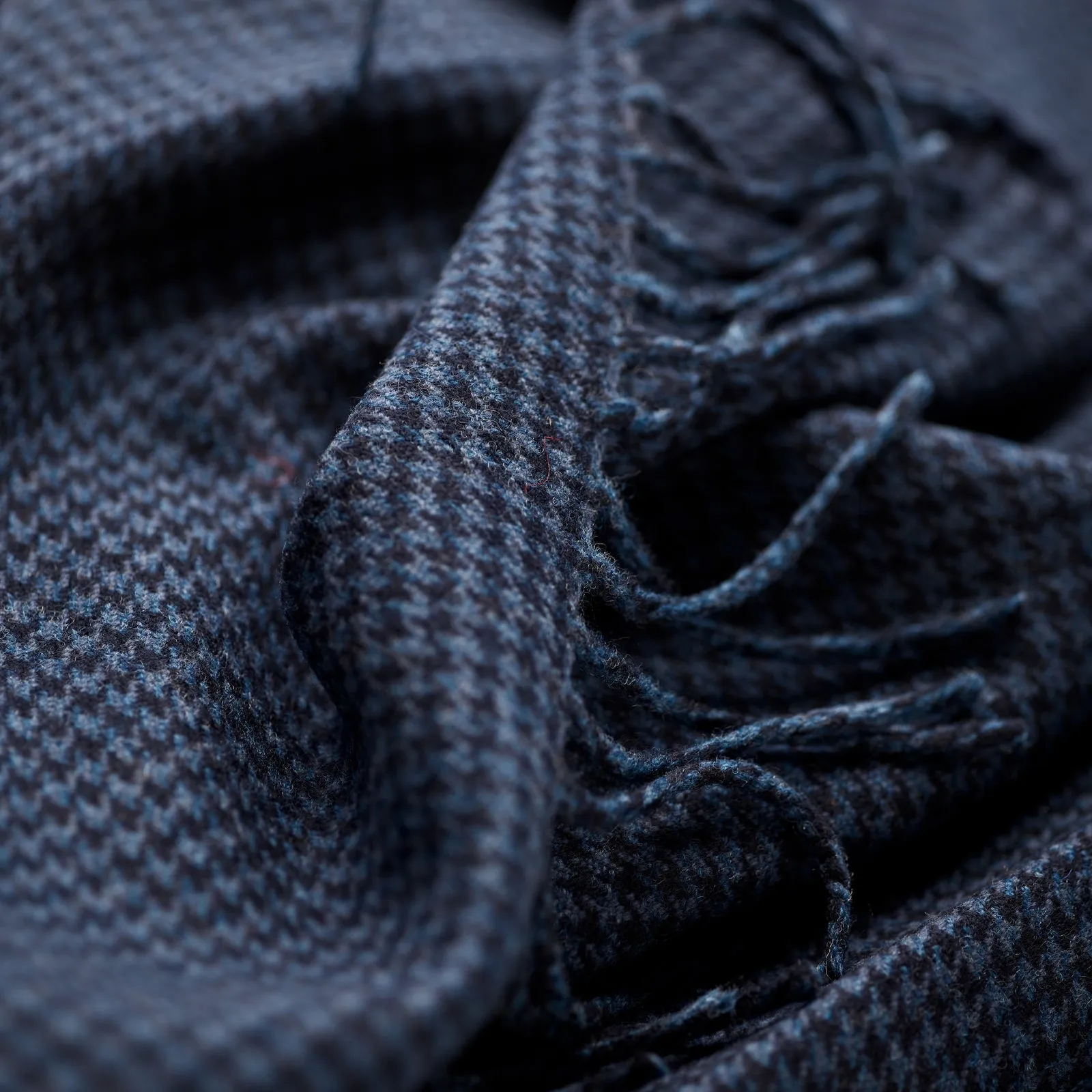 Fox Brothers Merino/Cashmere Navy Houndstooth Scarf