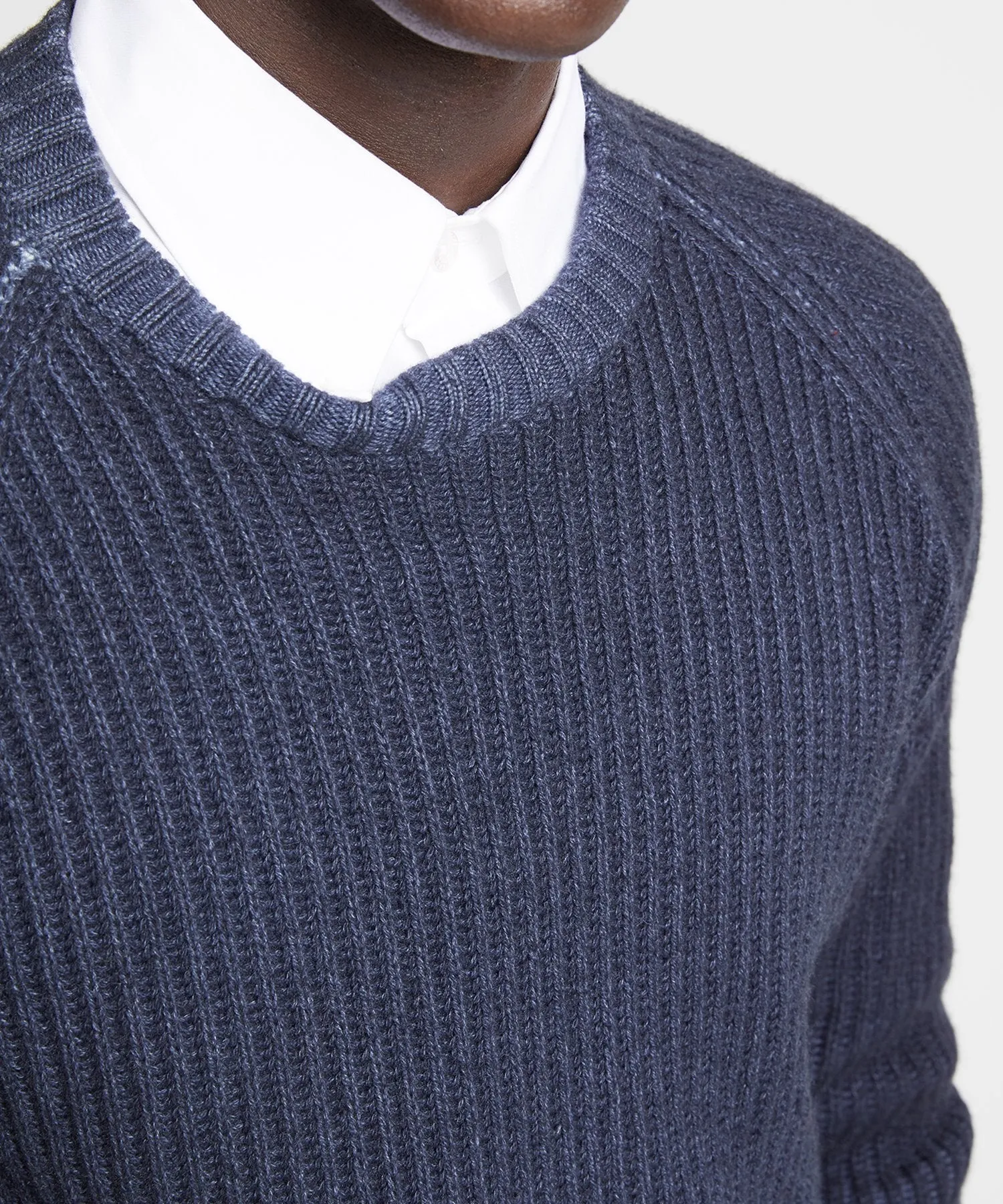 Garment Dyed Cashmere Raglan Rib Crew in Navy