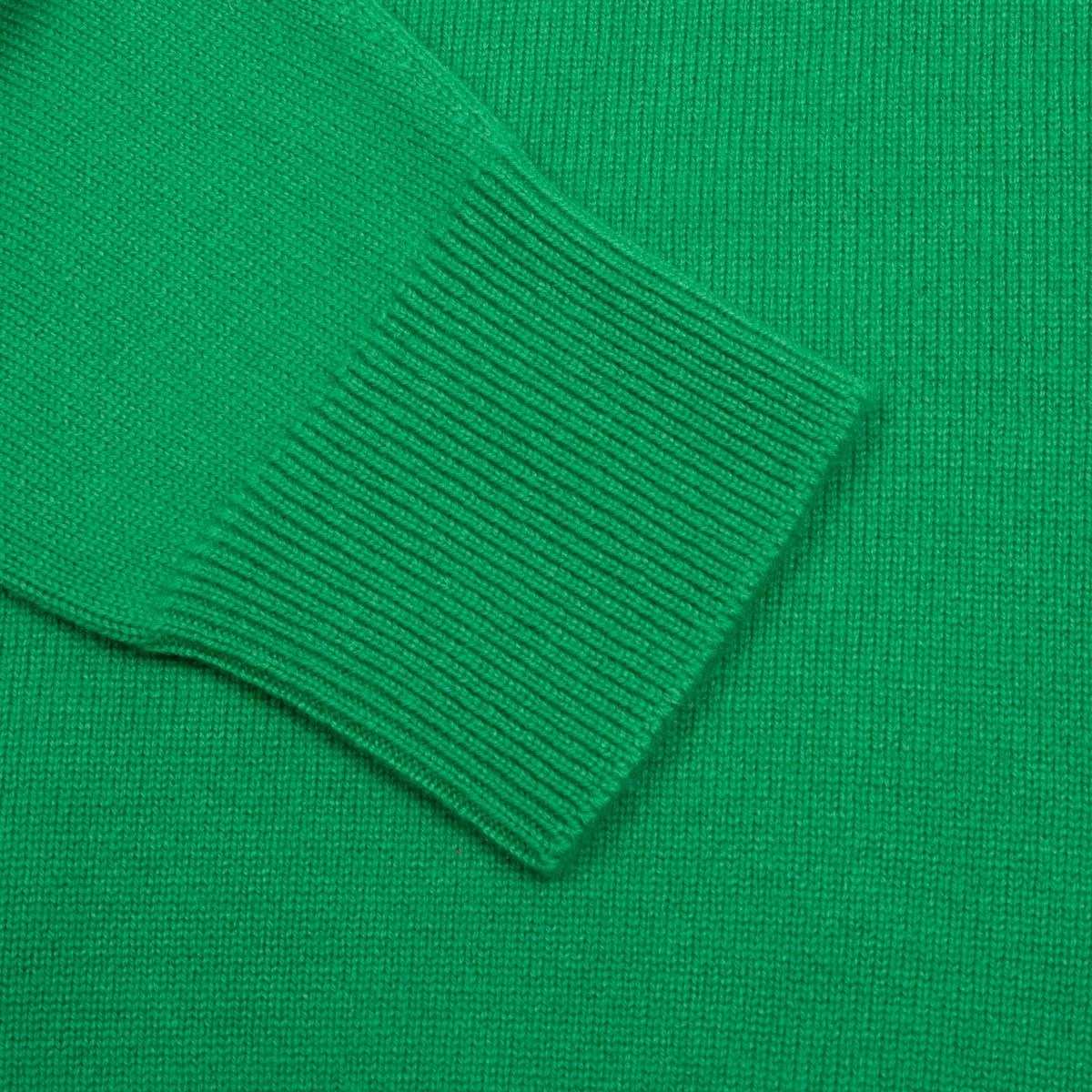 Grasshopper Green Tobermorey 4ply V-Neck Cashmere Sweater