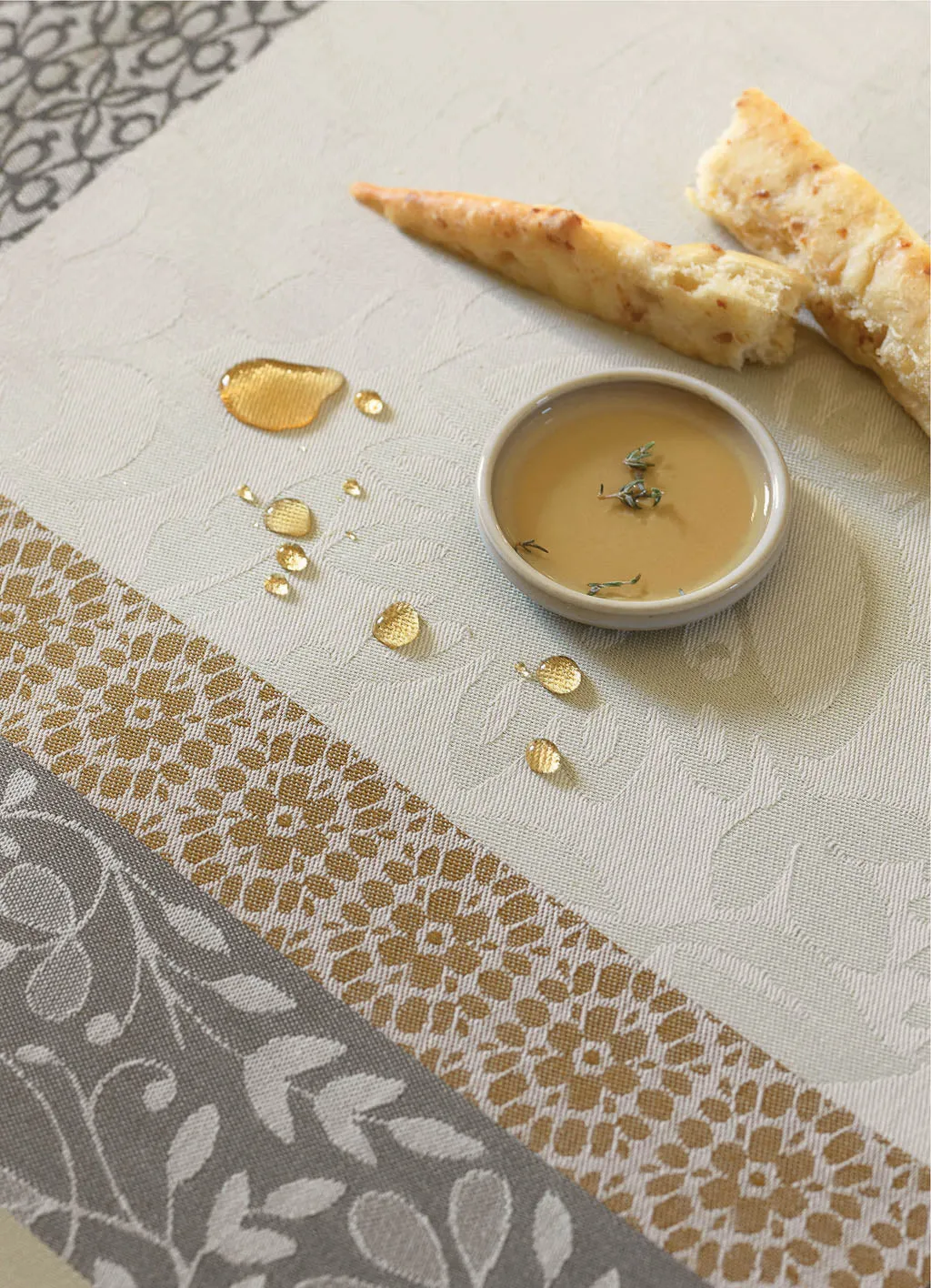 Le Jacquard Francais Tablecloth "Provence" Beige