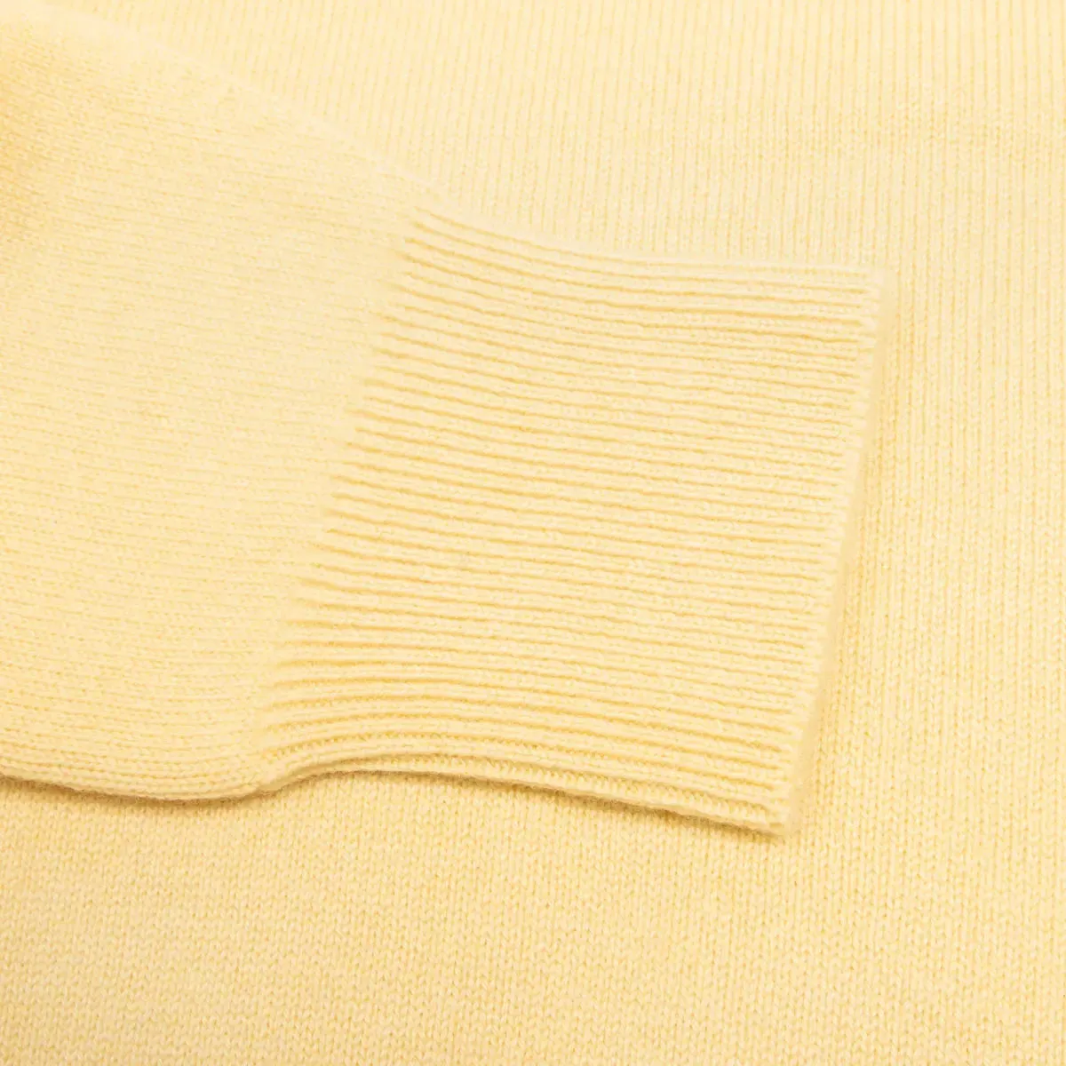 Lemon Frost Tobermorey 4ply V-Neck Cashmere Sweater