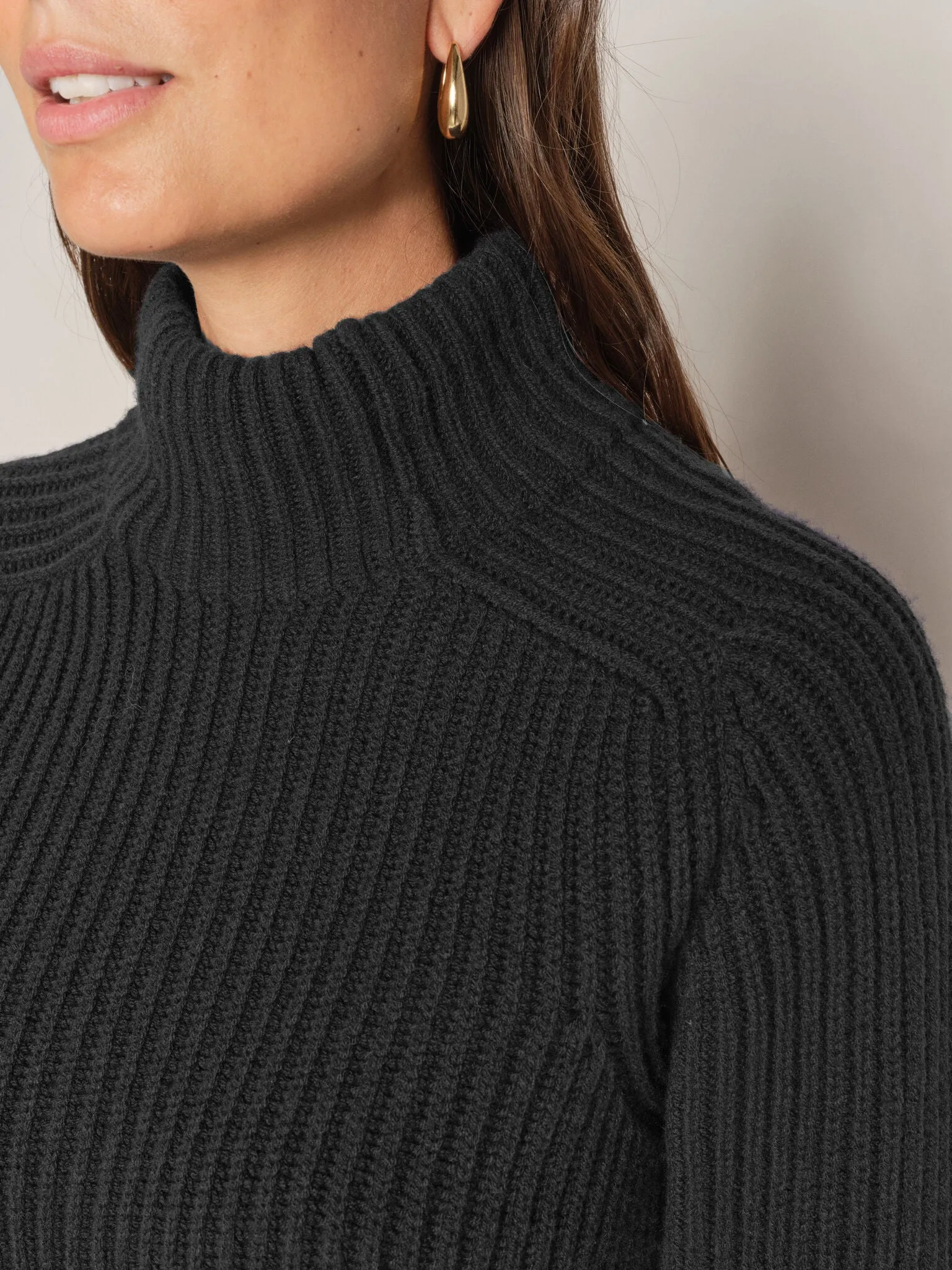 MMThyra Highneck Knit