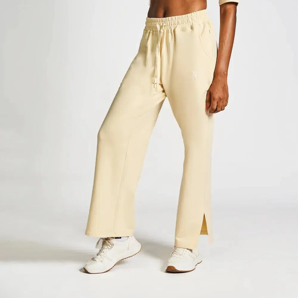 RZIST NEVER SETTLE MACADAMIA WOMEN’S FLARED JOGGERS