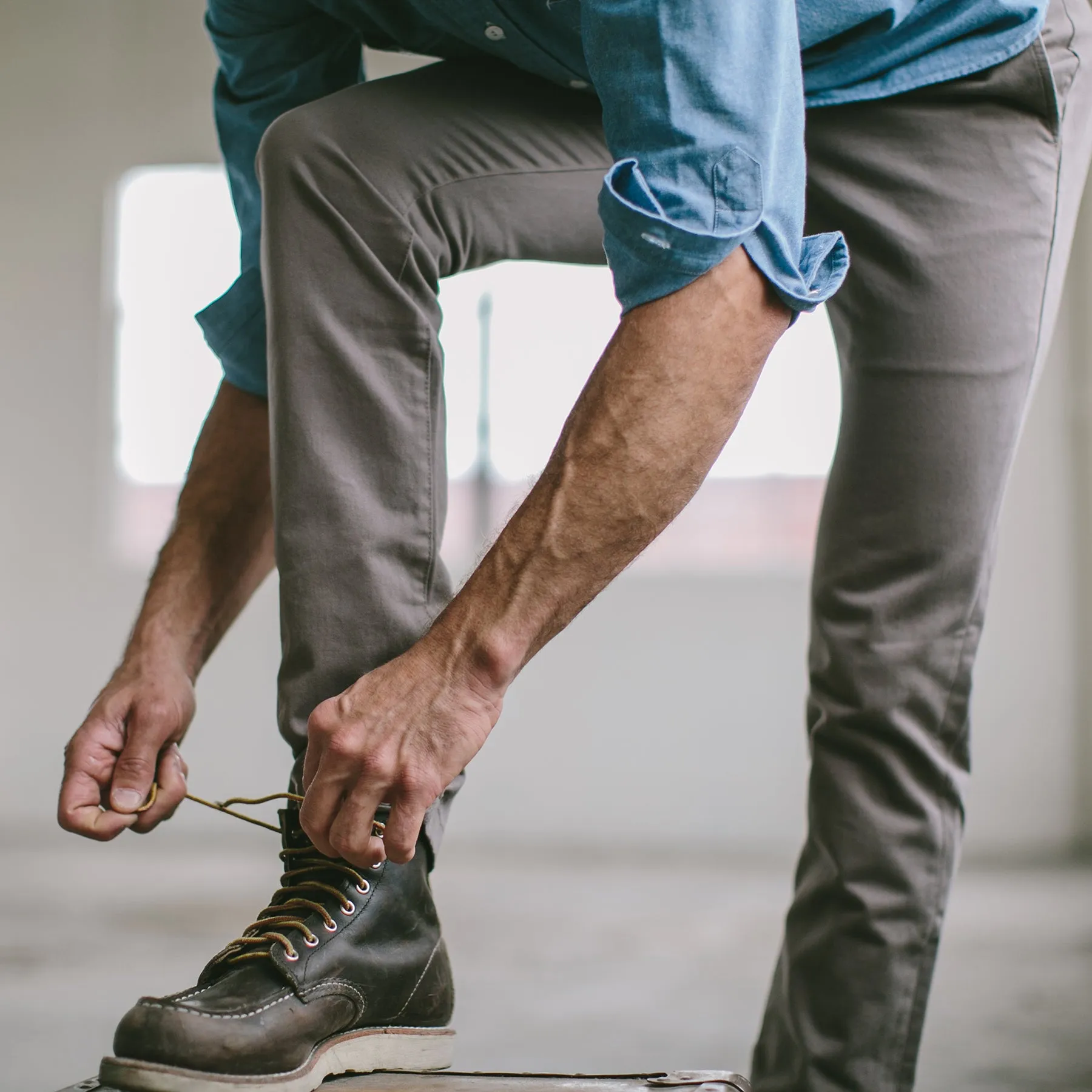 The Slim Chino in Ash