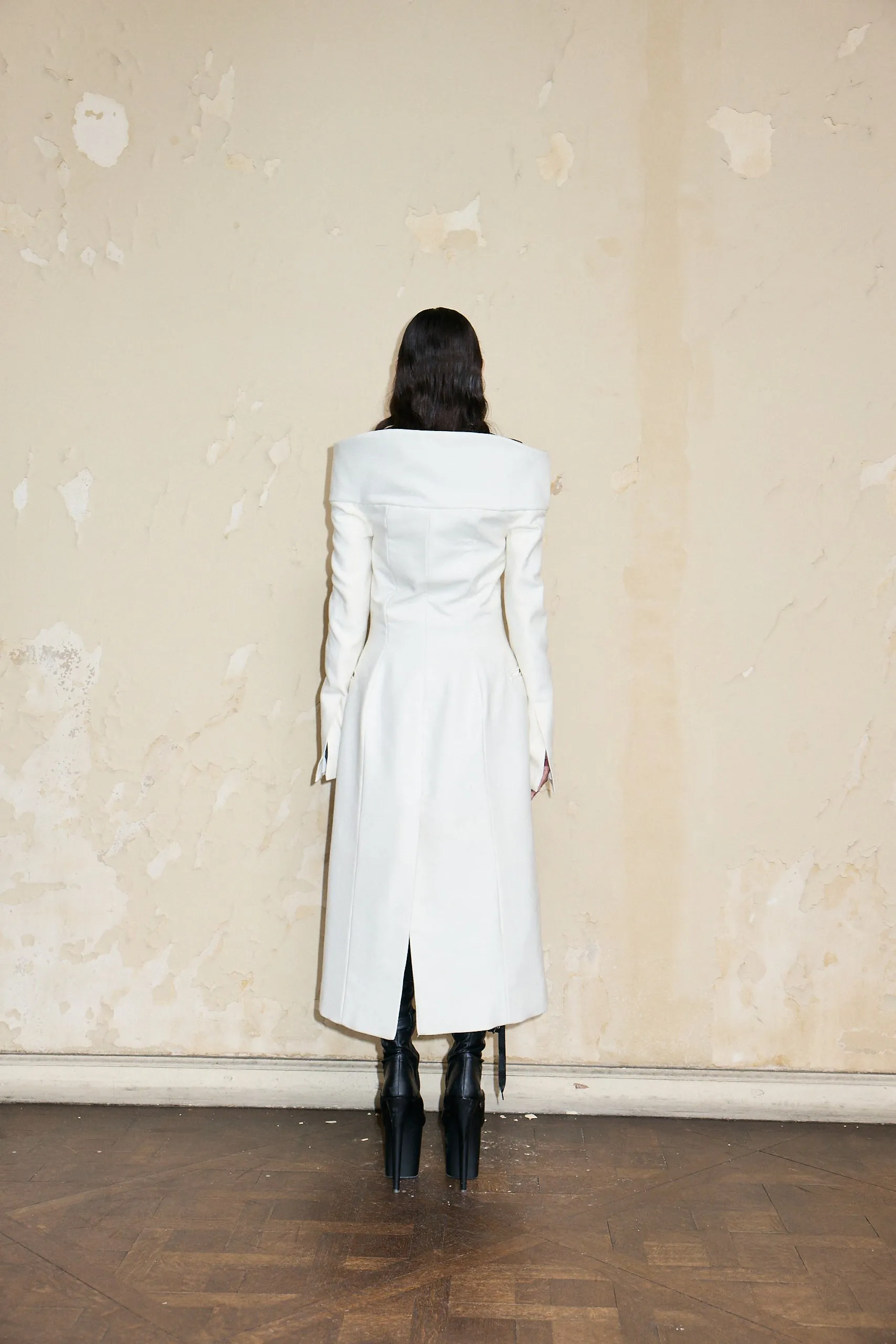 TRIUNVIRATO COAT OFF WHITE *PRE ORDER*