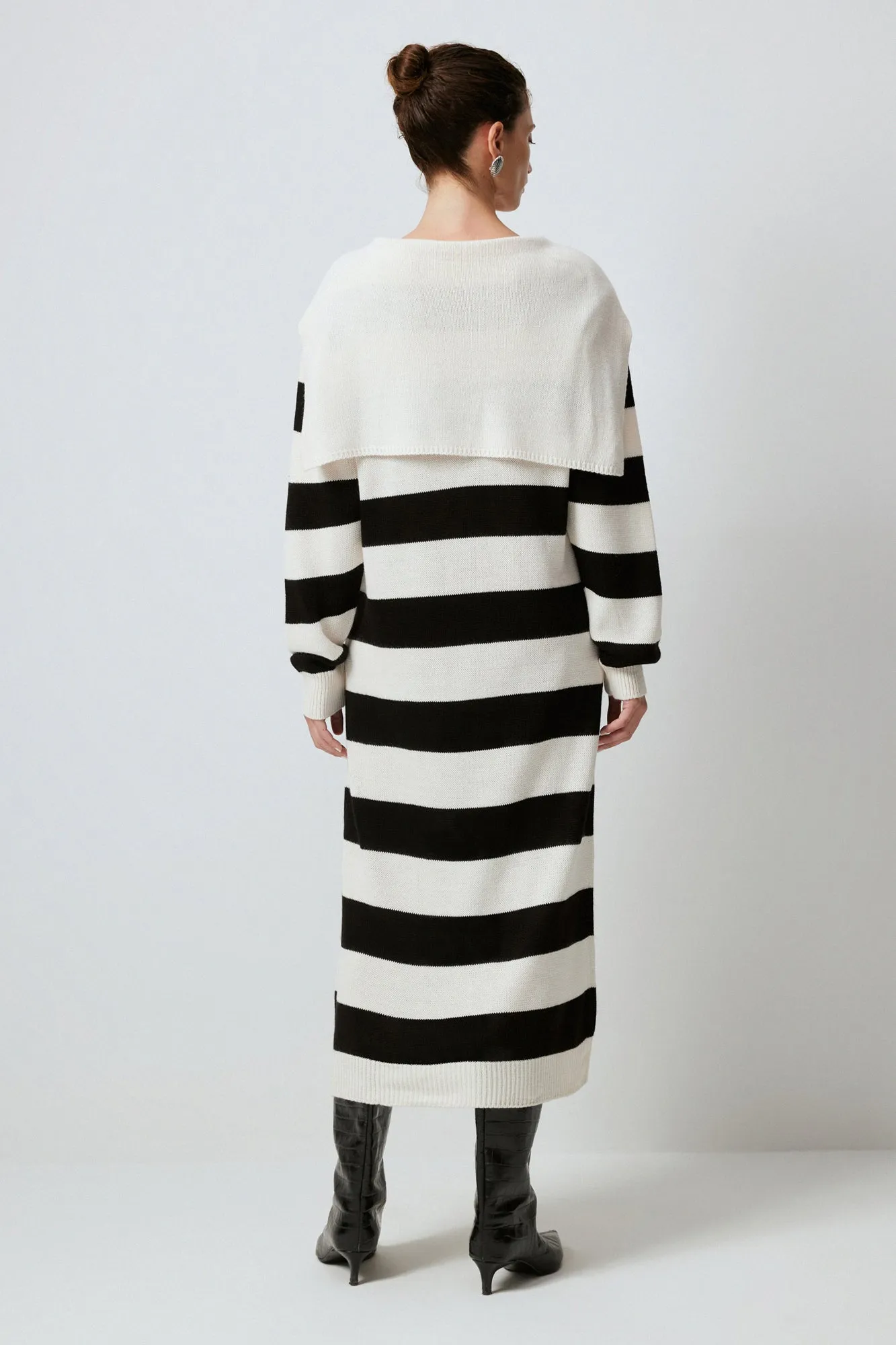 WIDE COLLAR STRIPED KNIT DRESS